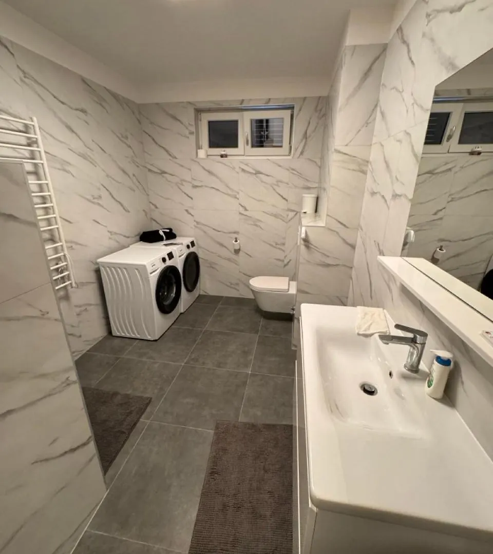 Villa Lazaric Apartment Adria 풀라